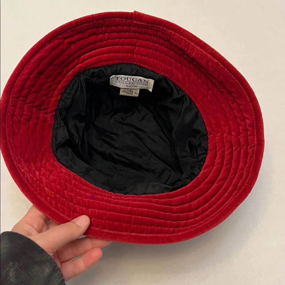 90’s TOUCAN COLLECTION NEW YORK RED VELOUR SILK FLOWER BUCKET HAT